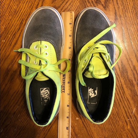 Girls Vans size 2.5 - Picture 9 of 9